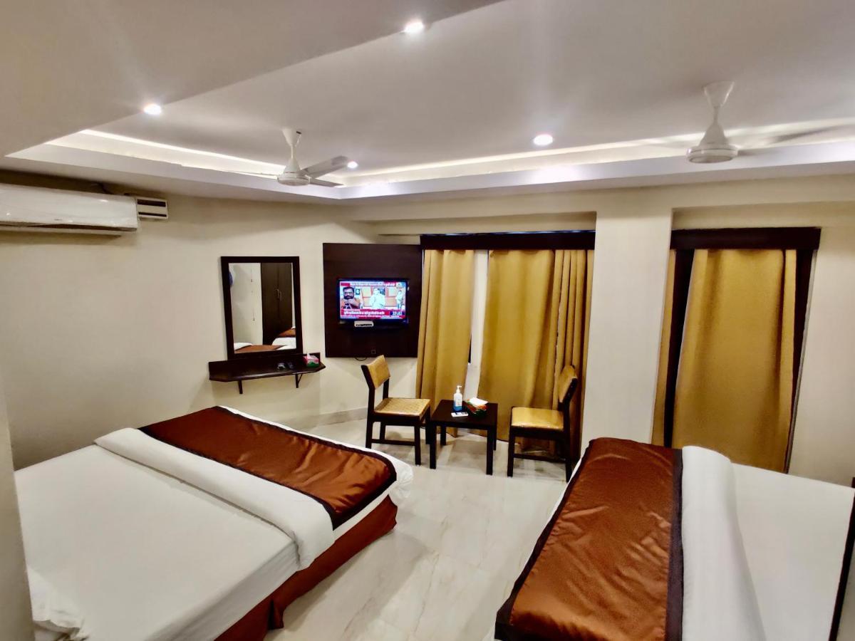 New Hotel Suhail Hyderabad Exteriör bild