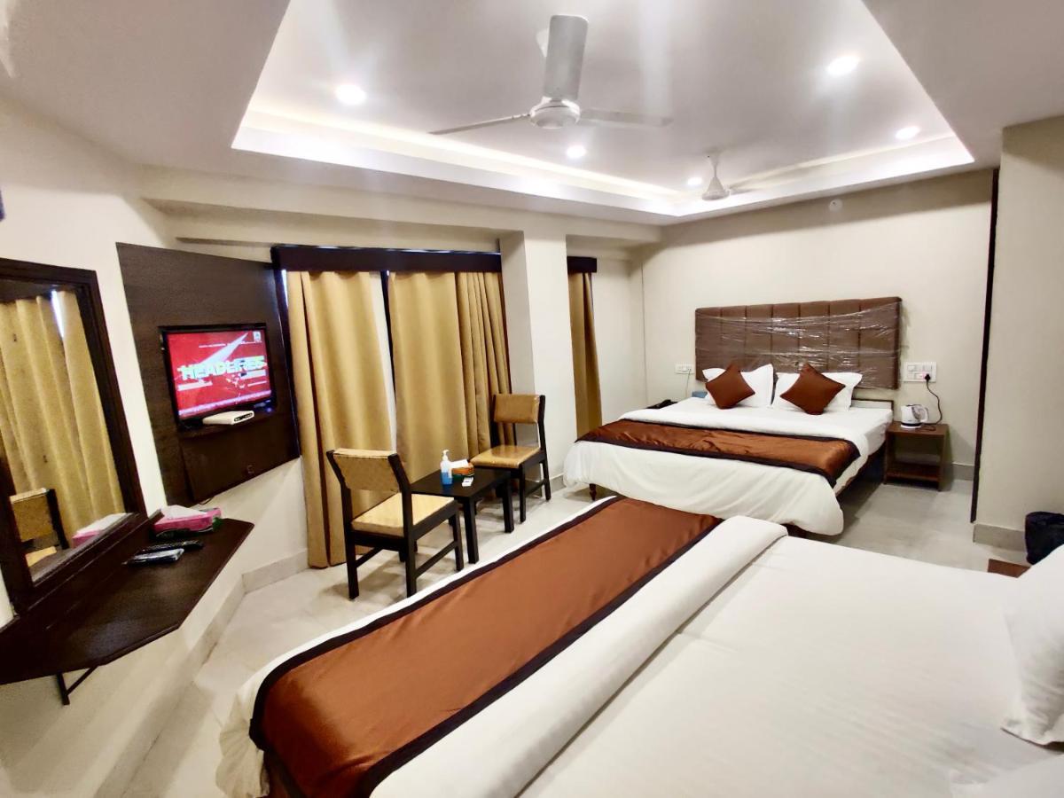 New Hotel Suhail Hyderabad Exteriör bild