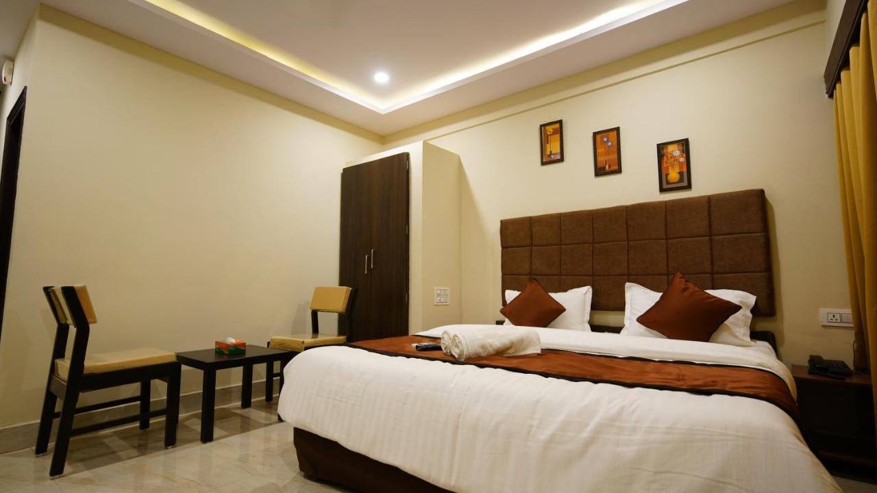 New Hotel Suhail Hyderabad Exteriör bild