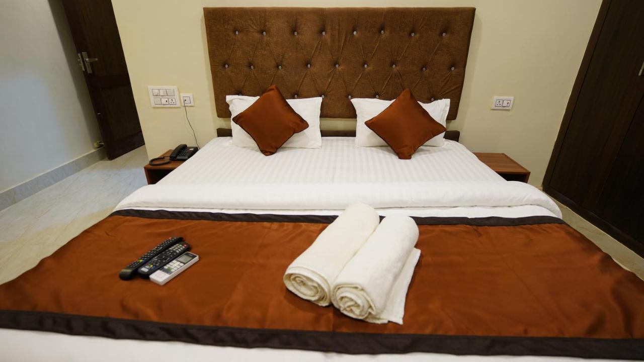 New Hotel Suhail Hyderabad Exteriör bild