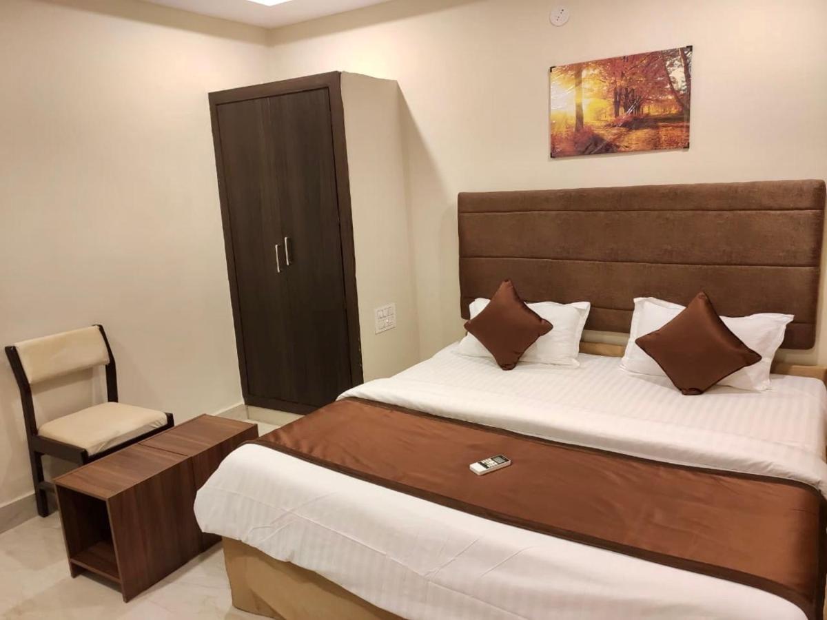 New Hotel Suhail Hyderabad Exteriör bild